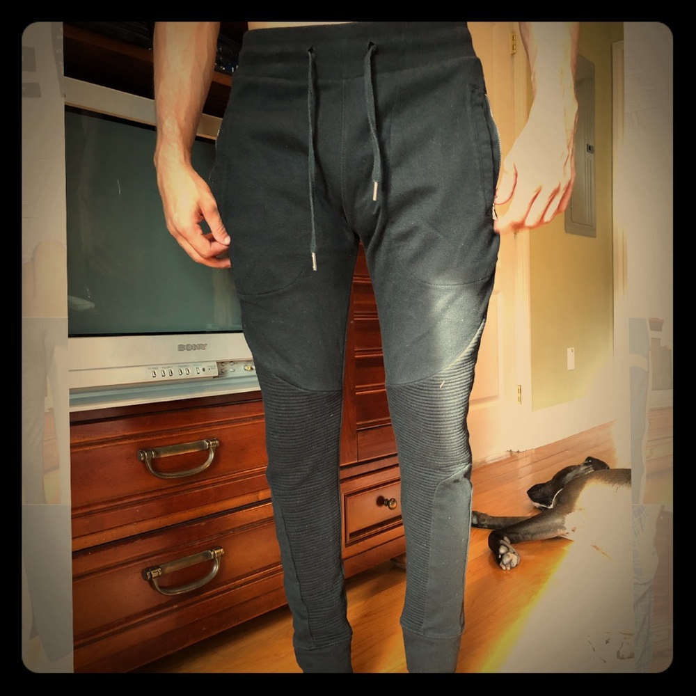 Zara Men black jogger ✳️
